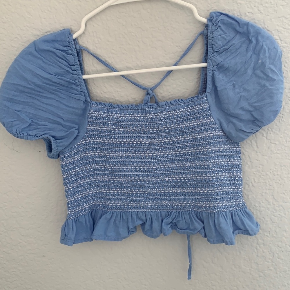 Cute American eagle smocked crop top blue